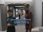 Statistin Tracee Lee Cocco als Offizierin auf der USS Cheyenne