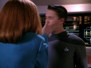 Wesley erhält eine Ohrfeige.