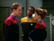 Captain Janeway fragt Tom Paris nach der Wahrheit