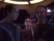 Dukat greift Deep Space 9 an