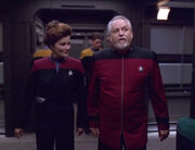 Patterson zeigt Janeway die Voyager