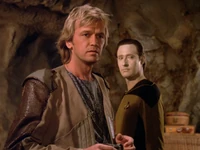 Ramsey i Data w kryjówce rozbitków