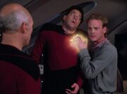 T'Jon paralysiert Riker