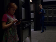 Naomi Wildman beobachtet Seven of Nine