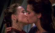 Lenara Kahn and Jadzia Dax kiss