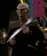 Alien DS9 security officer.jpg (50 KB) Alien Starfleet lieutenant DS9: "Call to Arms" (uncredited)
