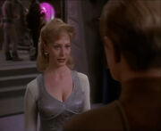 Aroya speaks with Odo