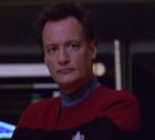 John de Lancie est Q (3 episodes)