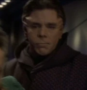 Klaestron kidnapper (male).jpg (12 KB) Klaestron kidnapper DS9: "Dax" (uncredited)