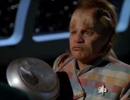 Neelix and his dented frying pan.jpg (79 KB) Neelix (hologram) VOY: "Projections"