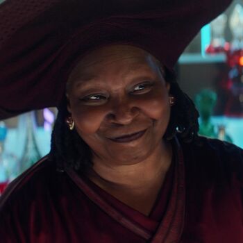 Guinan on Earth (2401)