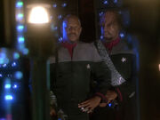 Worf spricht mit Sisko