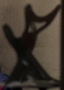 Suliban sculpture.jpg (35 kio) Sculpture suliban appartenant à Zobral (ENT: "Desert Crossing")