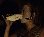 Novan woman.jpg (60 KB) A woman with a digger skull