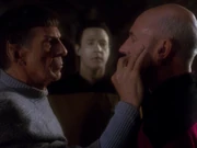 Spock rencontrant Picard et Data