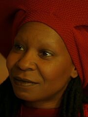 Guinan im Jahr 2371.