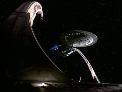 USS Odyssey dockt an Deep Space 9