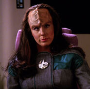 K'Ehleyr: 50% Klingon (father) 50% Human (mother)