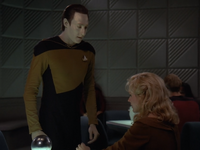 The Schizoid Man - Data-Graves i Kareen