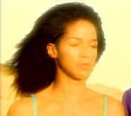 Jennifer Alien (Prophet) DS9: "Emissary"