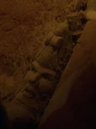 Catacombs head sculpture.jpg (40 kio) Sculpture dans les catacombes de P'Jem (ENT: "The Andorian Incident")