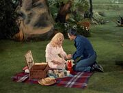 Pike und Vina beim Picknick.