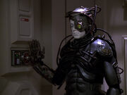 Hugh gefangen an Bord der Enterprise