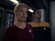 Seven and Tuvok discuss graviton ellipse