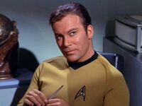 Janice Lester in het lichaam van Kirk (TOS: "Turnabout Intruder")