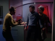 McCoy schützt die falsche Nancy Crater