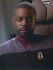 Captain La Forge im Jahr 2390 einer alternativen Zeitlinie.