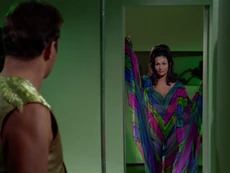 Марлена Моро оделась, чтобы произвести впечатление на Кирка