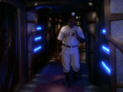 Ein Baseballspieler auf Deep Space 9