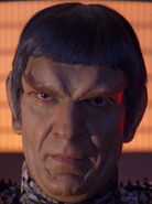 Andreas Katsulas als Commander Tomalak…