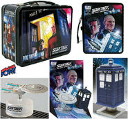 ST TNG Dr Who Monitor Mates Bobble Head set.jpg (304 KB) Star Trek: TNG / Doctor Who Monitor Mate Bobble Ship set (SDCC 2013)