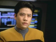 Kim hologram, 2373.jpg (111 kio) Harry Kim (hologramme) (VOY: "Worst Case Scenario")