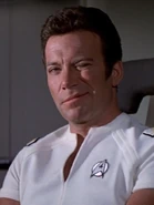 James Kirk zwinkert.jpg (41 KB) Kirk zwinkert Chekov aufmunternd zu…