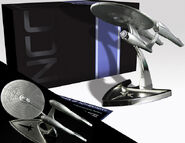 Star Trek Limited Edition Replica Gift Set (5,000 pc) with metal QMx USS Enterprise model (Amazon.com retailer exclusive)