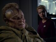 Seven of Nine und Neelix sprechen über Schuld