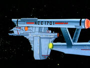 Frachtdrohne dockt an Enterprise (NCC-1701)