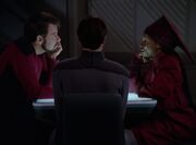 Riker flirtet mit Guinan