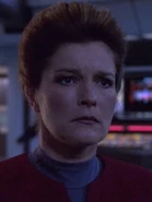 Hologramm Kathryn Janeway 2376.jpg (71 KB) … als Hologramm von Kathryn Janeway, …