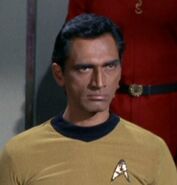 Teniente Spinelli TOS: "Space Seed"