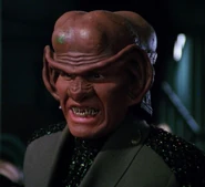 Farek.jpg (70 KB) Farek TNG: "Ménage à Troi"