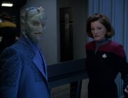 Onquanii verhandelt mit Janeway