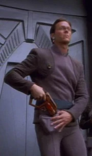 Colonel  in seiner Uniform.