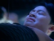 Kim wird durch den Fürsorger untersucht