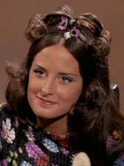 Mary-Linda Rapelye alsIrina Galliulin