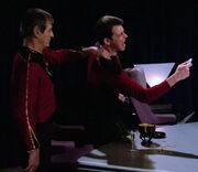 Savar Riker neck pinch