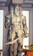 Klingon statue 2.jpg (44 KB) Klingon statue 2